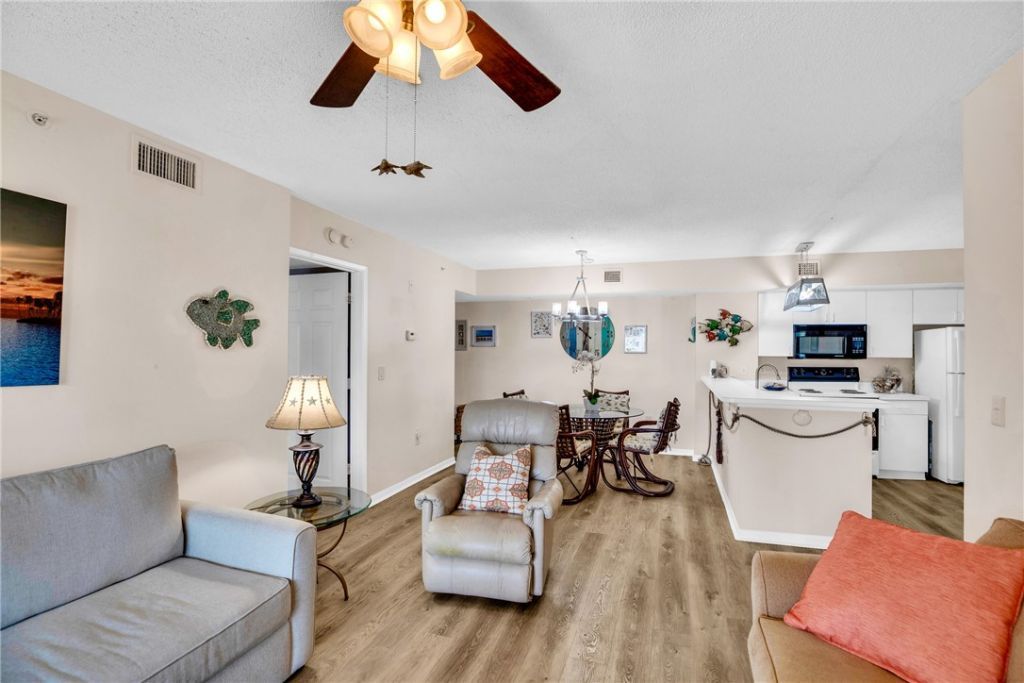 1590 S 42nd Circle, Unit 208, Vero Beach, FL 32967 Photo