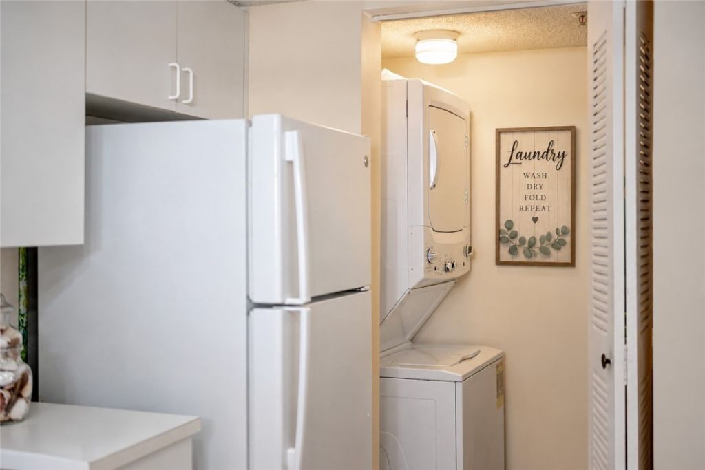 1590 S 42nd Circle, Unit 208, Vero Beach, FL 32967 Photo