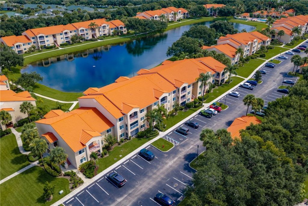 1590 S 42nd Circle, Unit 208, Vero Beach, FL 32967 Photo