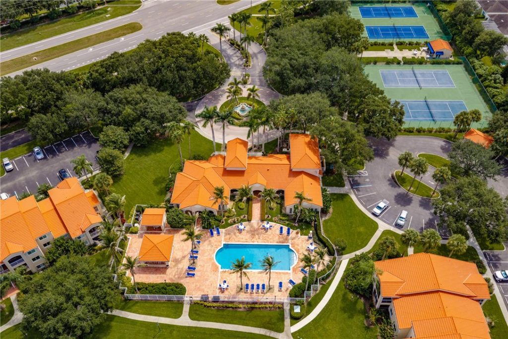 1590 S 42nd Circle, Unit 208, Vero Beach, FL 32967 Photo