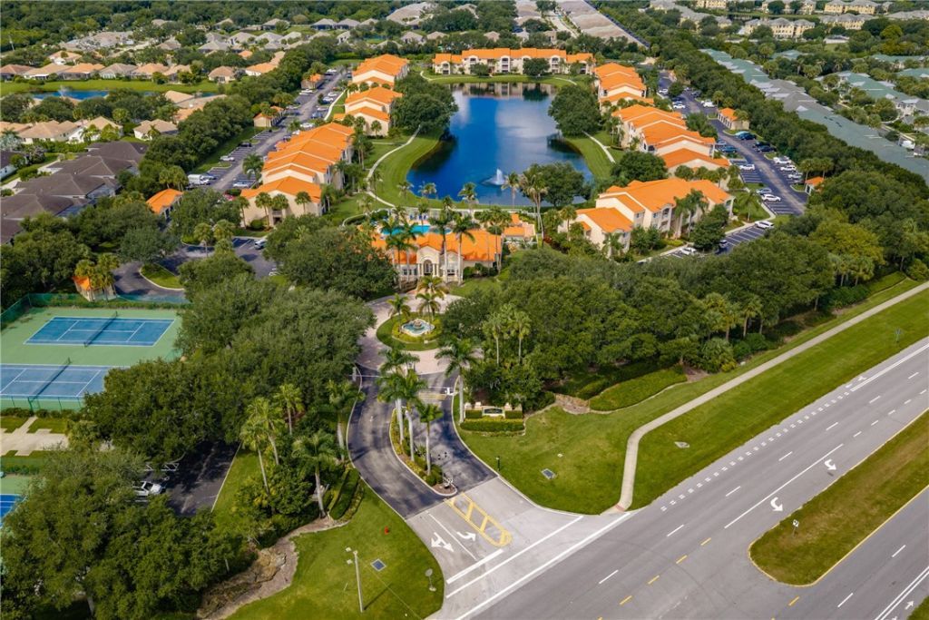 1590 S 42nd Circle, Unit 208, Vero Beach, FL 32967 Photo