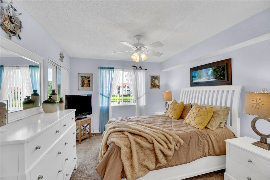 1590 S 42nd Circle, Unit 208, Vero Beach, FL 32967 Photo