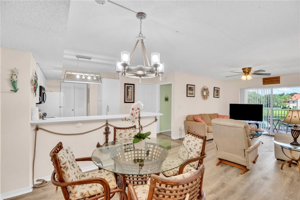 1590 S 42nd Circle, Unit 208, Vero Beach, FL 32967 Photo