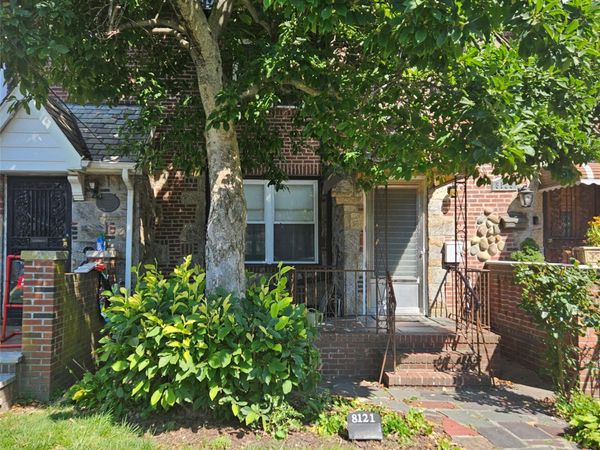 8121 77th Avenue , Glendale, NY 11385