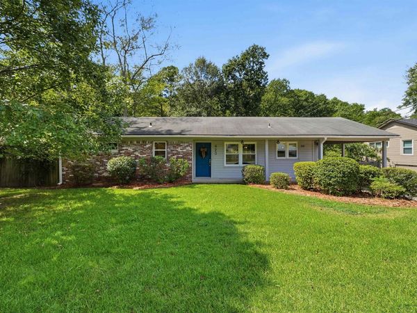 920 Pine Valley Road , Little Rock, AR 72207
