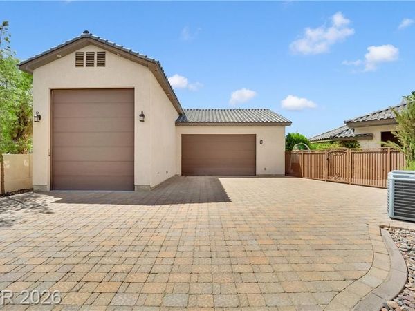 7675 Gilespie Street, Las Vegas, NV 89123