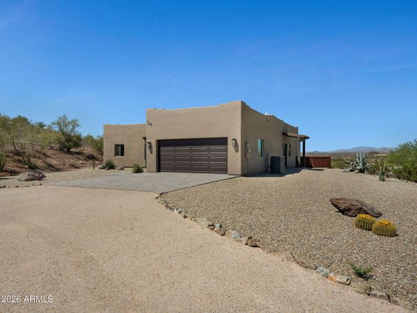 44635 SAN DOMINGO PEAK Trail, Morristown, AZ 85342
