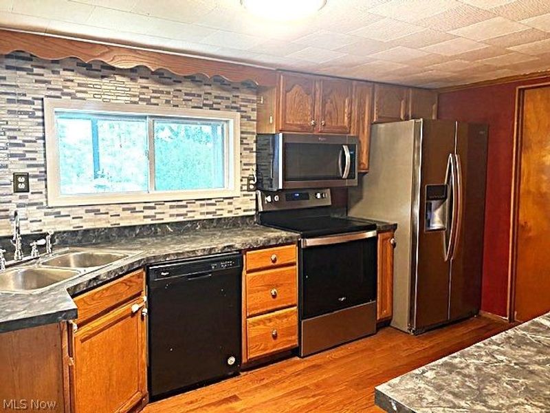 49493 Green, Harrisville, OH 43974 Photo 6