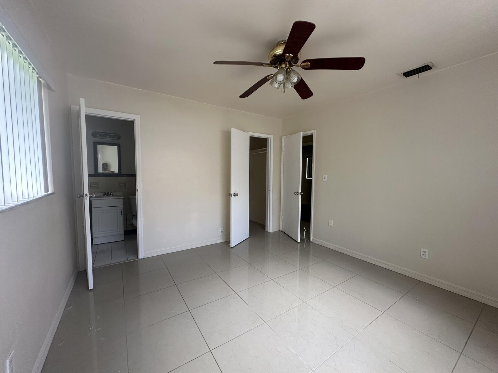 1316 NW 15th Place Nw, Fort Lauderdale, FL 33311 Photo