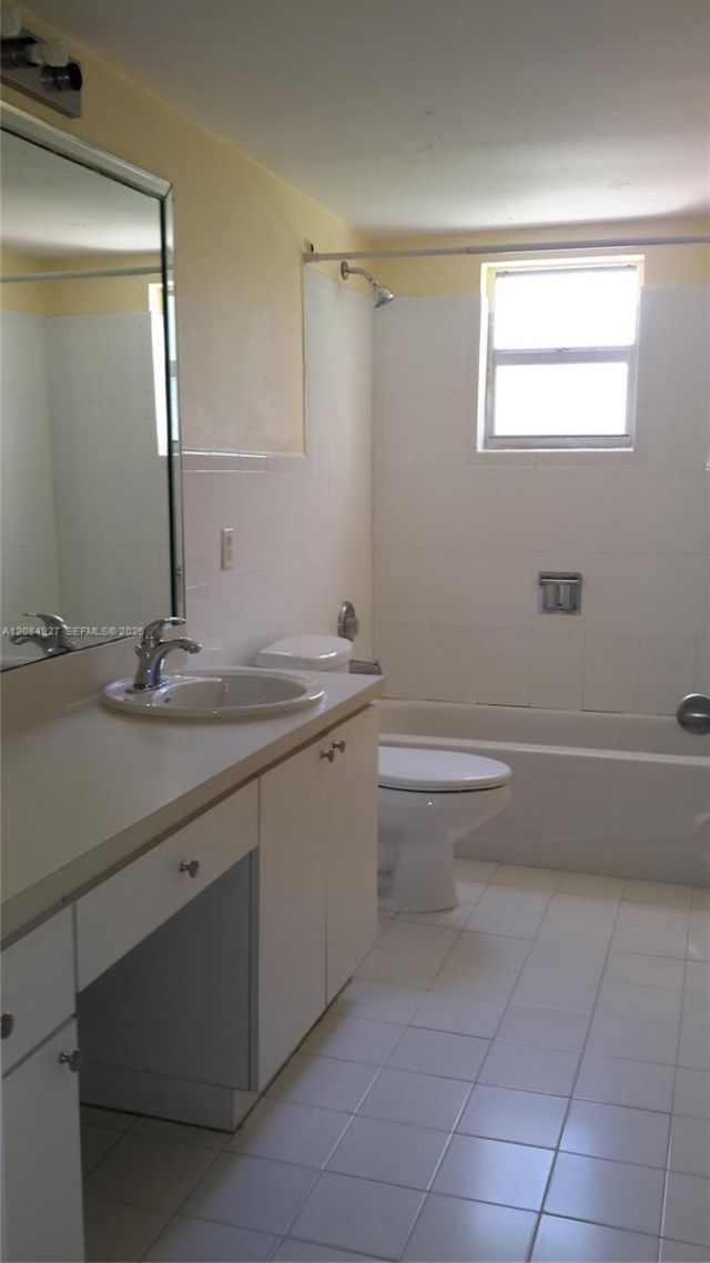 7400 Miami Lakes Dr, Unit D101, Miami Lakes, FL 33014 Photo