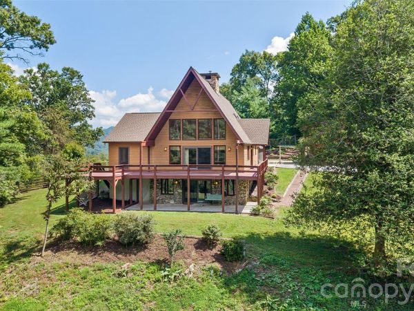 16 Spruce Way , Fairview, NC 28730