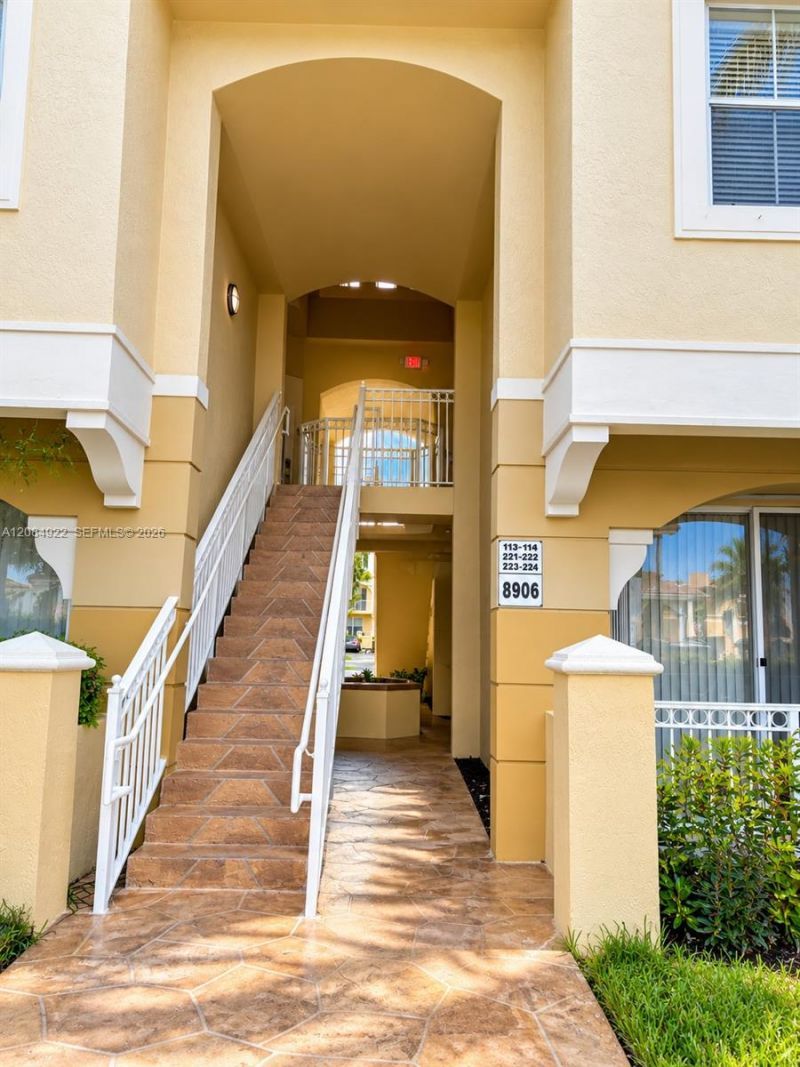 8906 W Flagler St, Unit 222, Miami, FL 33174 Photo