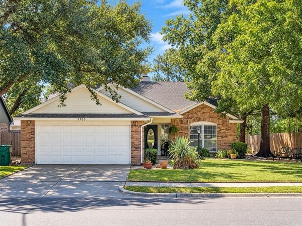 2705 Thunderbird Drive, Denton, TX 76207