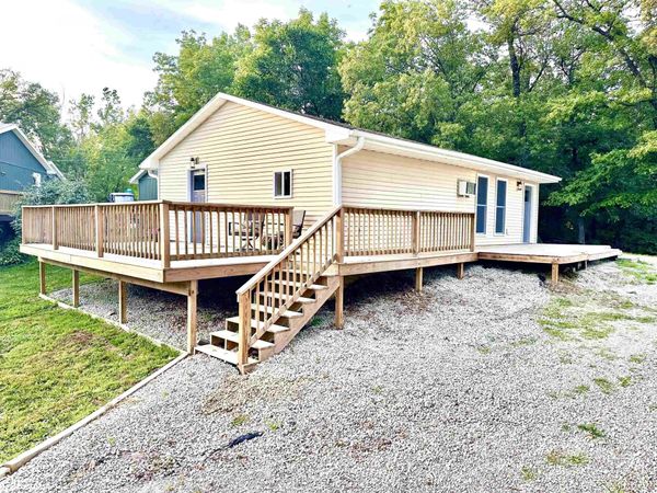 104 Pine Rd, Montezuma, IA 50171