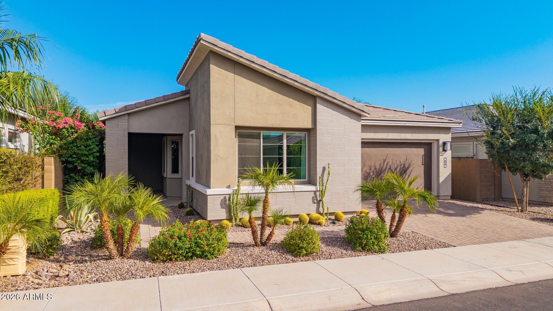 2847 E Los Gatos Drive, Phoenix, AZ 85050 Main Photo