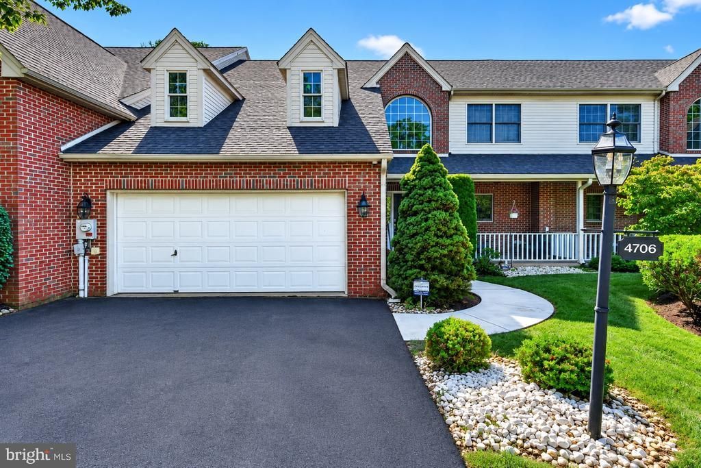 4706 PINEHURST CIRCLE , CENTER VALLEY, PA 18034