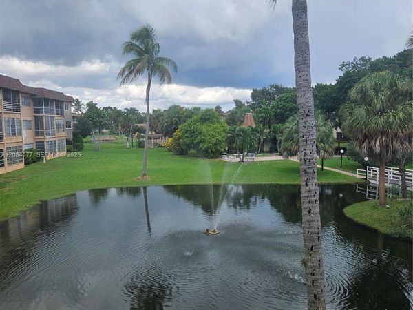 5021 W Oakland Park Blvd, Unit 204, Lauderdale Lakes, FL 33313