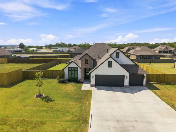 166 N Phillips Street, Skiatook, OK 74070