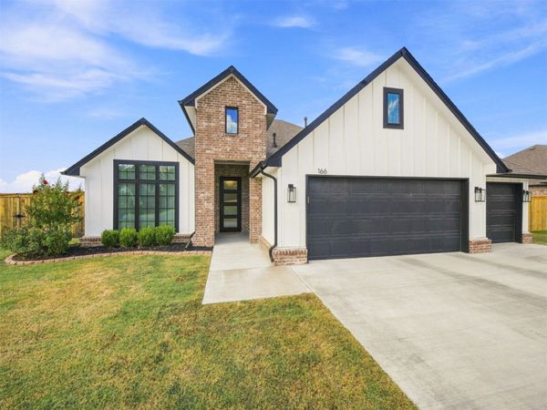 166 N Phillips Street, Skiatook, OK 74070
