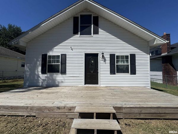 203 MAPLE Street, Zeigler, IL 62999