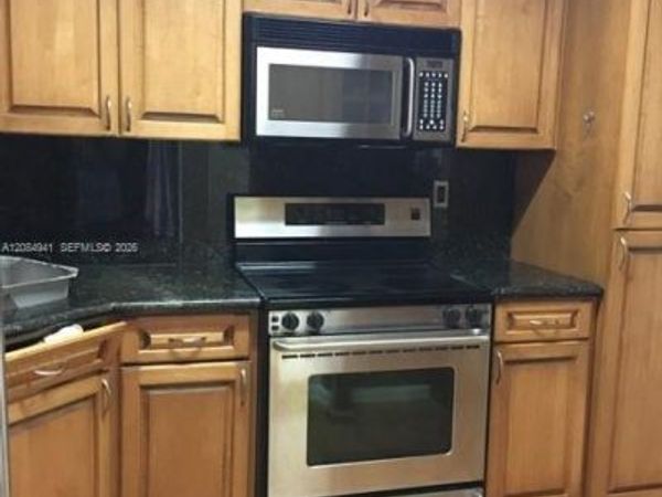 7450 Miami Lakes Dr , Unit C206, Miami Lakes, FL 33014