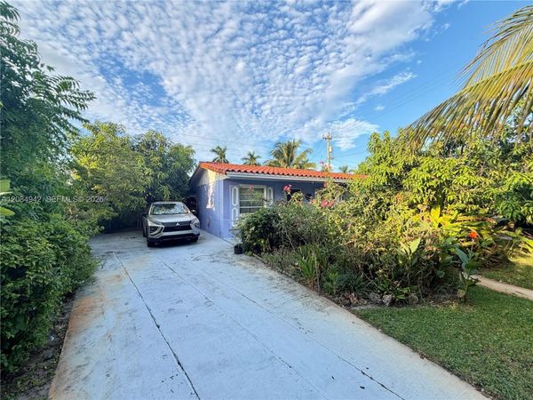 18495 NW 78th Ave, Miami, FL 33015