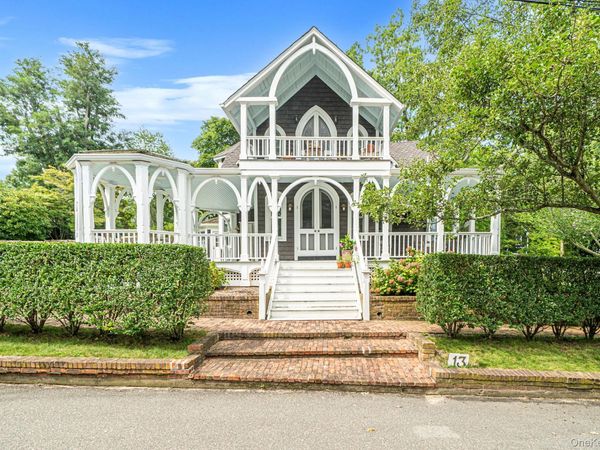 13 Spring Garden Avenue, Shelter Island Heights, NY 11965