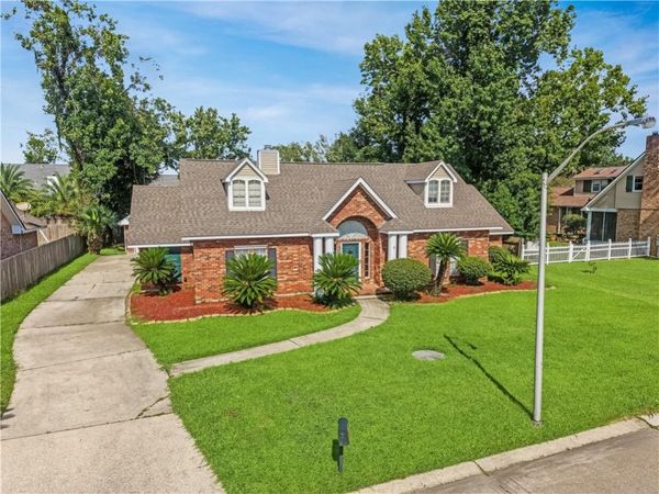 120 VILLERE Drive , Destrehan, LA 70047