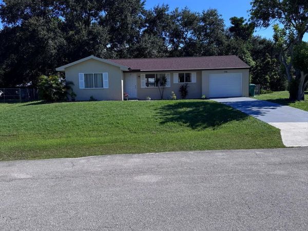 2386 SE LONGHORN Avenue, Port St. Lucie, FL 34952