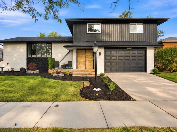 313 S Blackstone Avenue , Glenwood, IL 60425