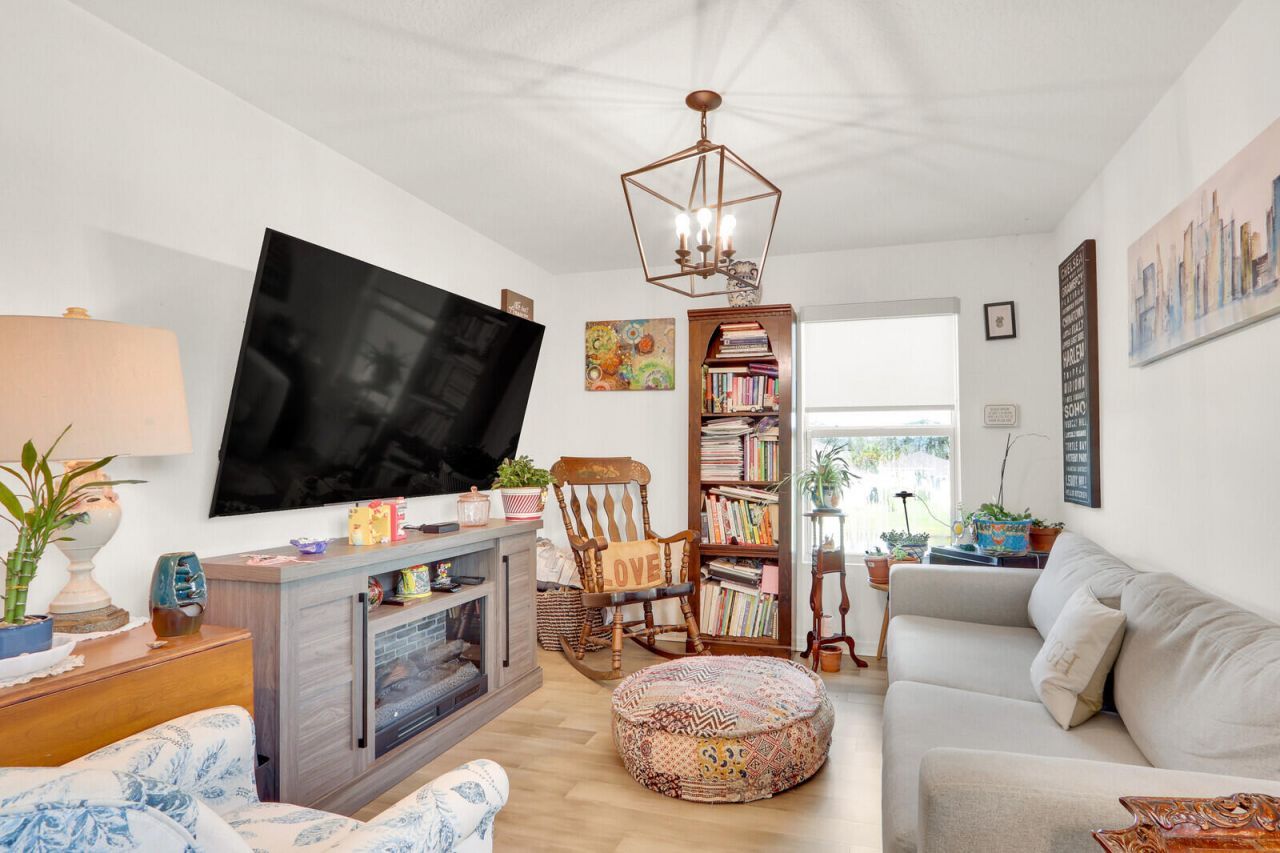 5255 Oakland Lake Circle, Fort Pierce, FL 34951 Photo