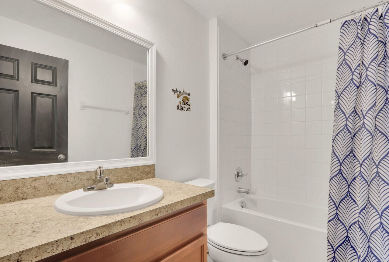 5255 Oakland Lake Circle, Fort Pierce, FL 34951 Photo