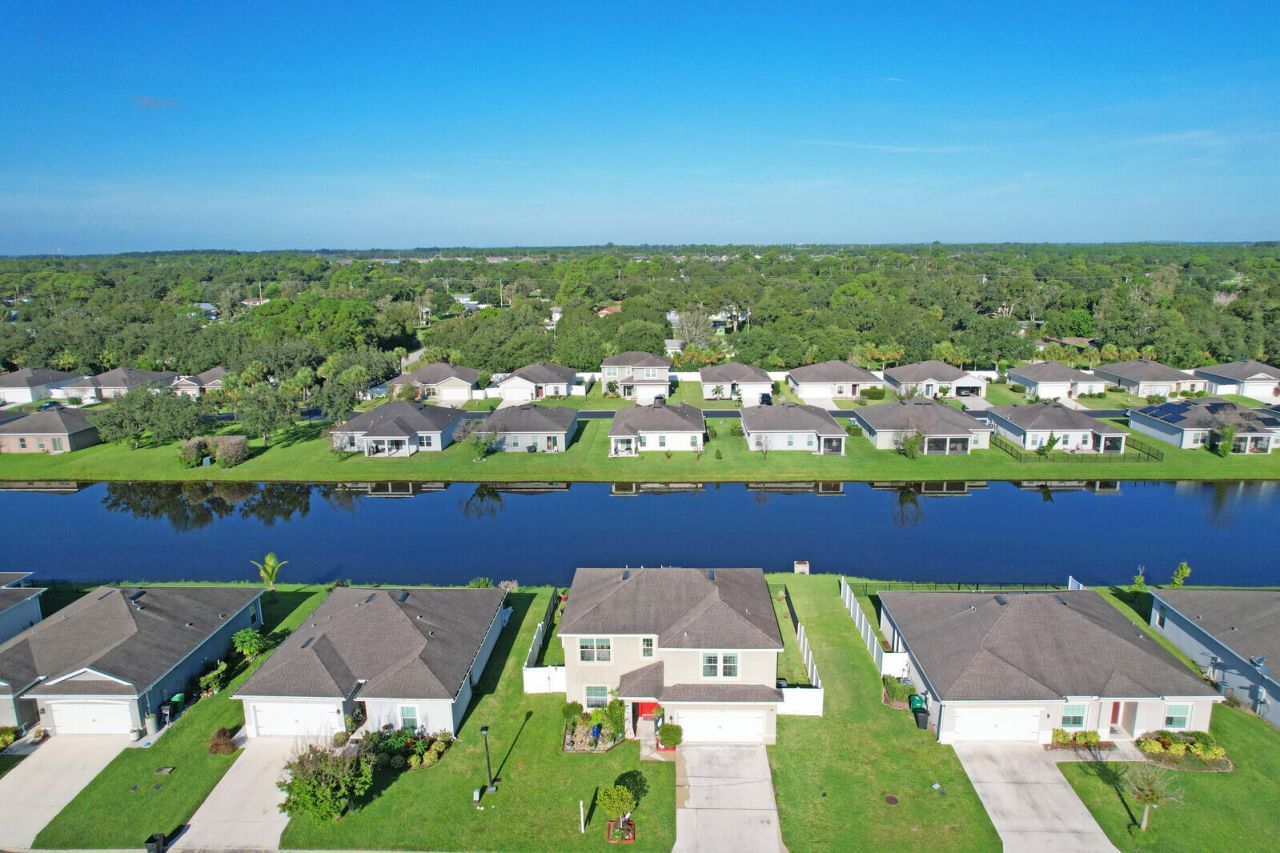 5255 Oakland Lake Circle, Fort Pierce, FL 34951 Photo