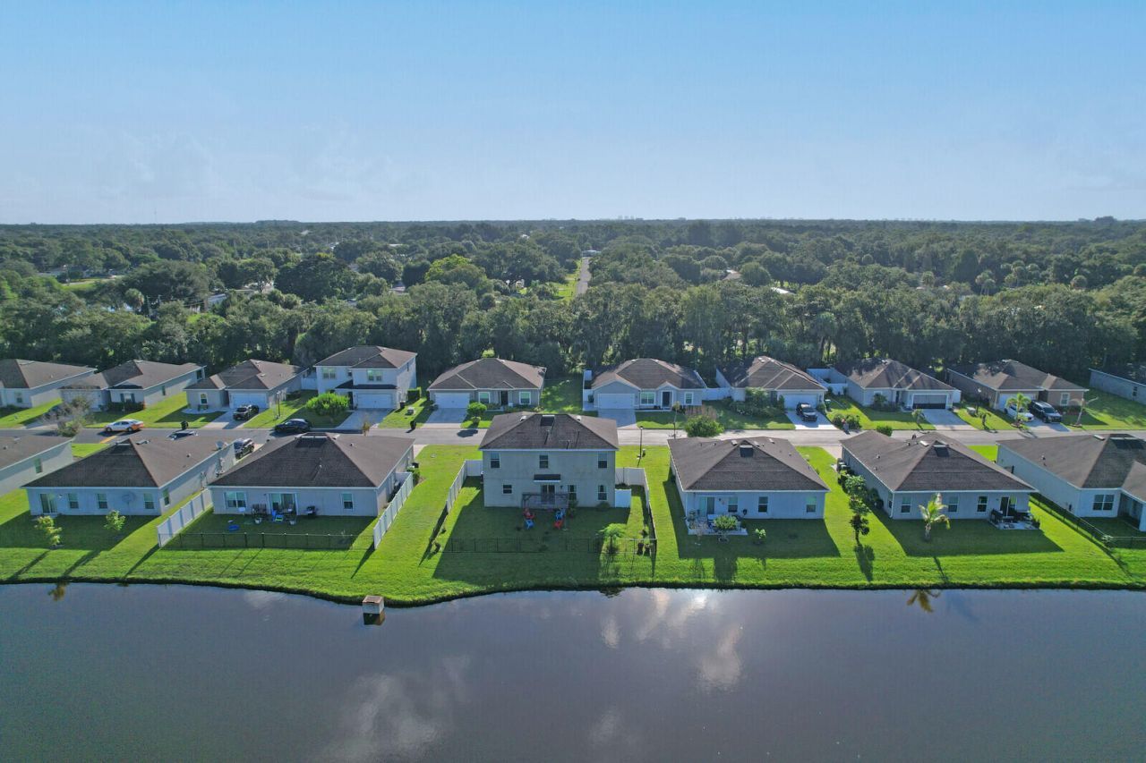 5255 Oakland Lake Circle, Fort Pierce, FL 34951 Photo