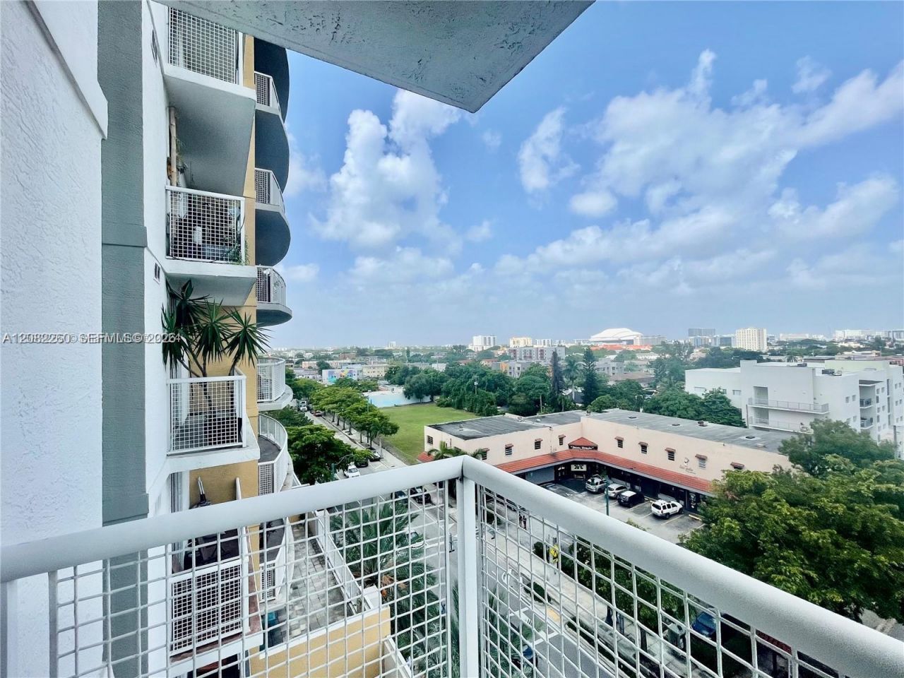 900 SW 8th St , Unit 808, Miami, FL 33130 Photo