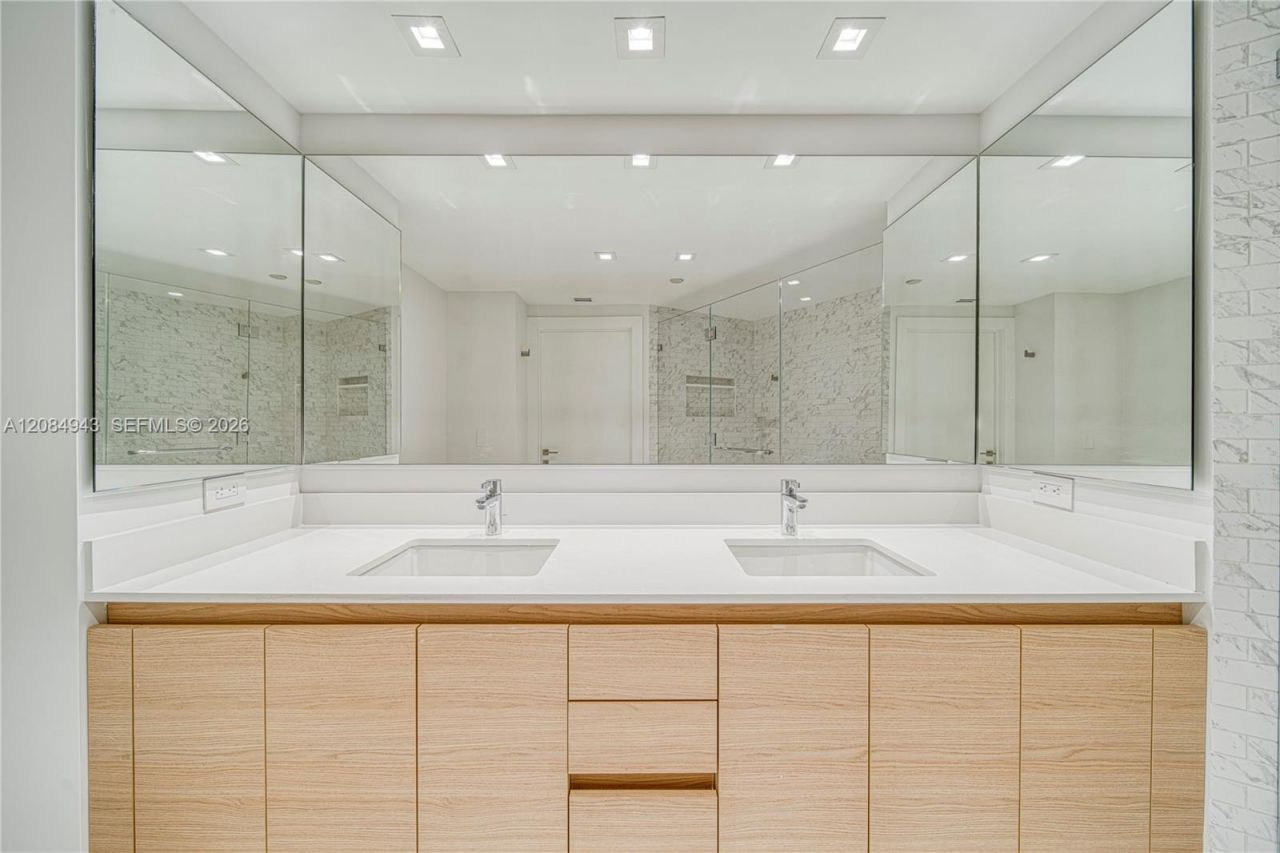 2127 Brickell Ave, Unit 1605, Miami, FL 33129 Photo