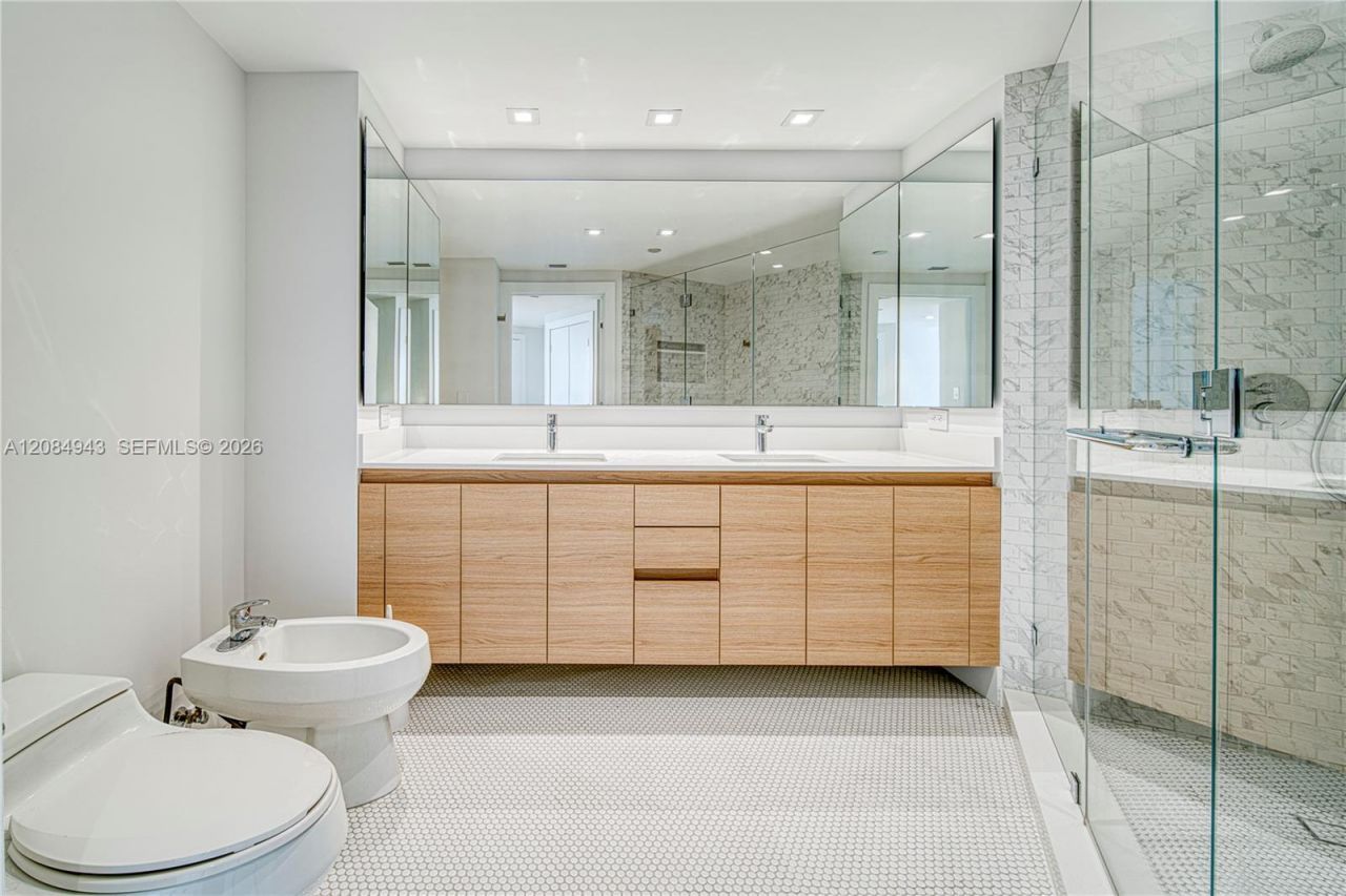 2127 Brickell Ave, Unit 1605, Miami, FL 33129 Photo