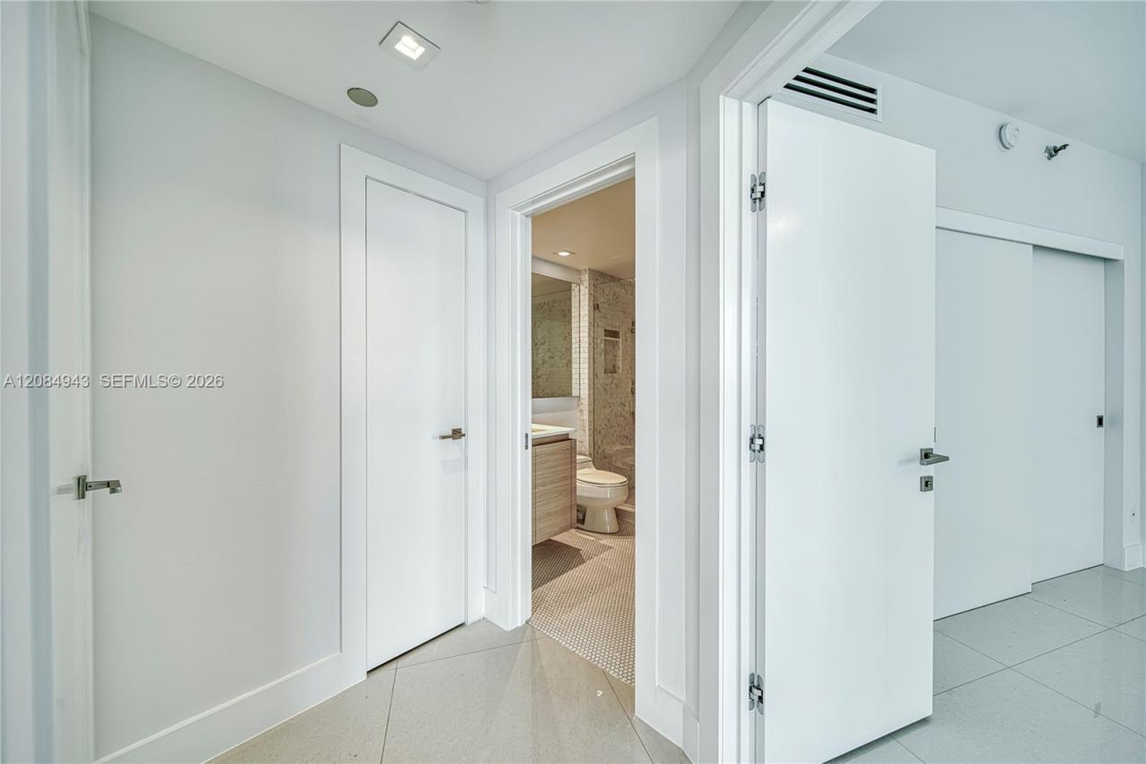 2127 Brickell Ave, Unit 1605, Miami, FL 33129 Photo