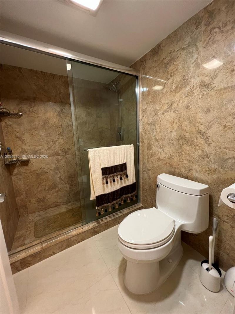 3530 Mystic Pointe Dr , Unit 1215, Aventura, FL 33180 Photo