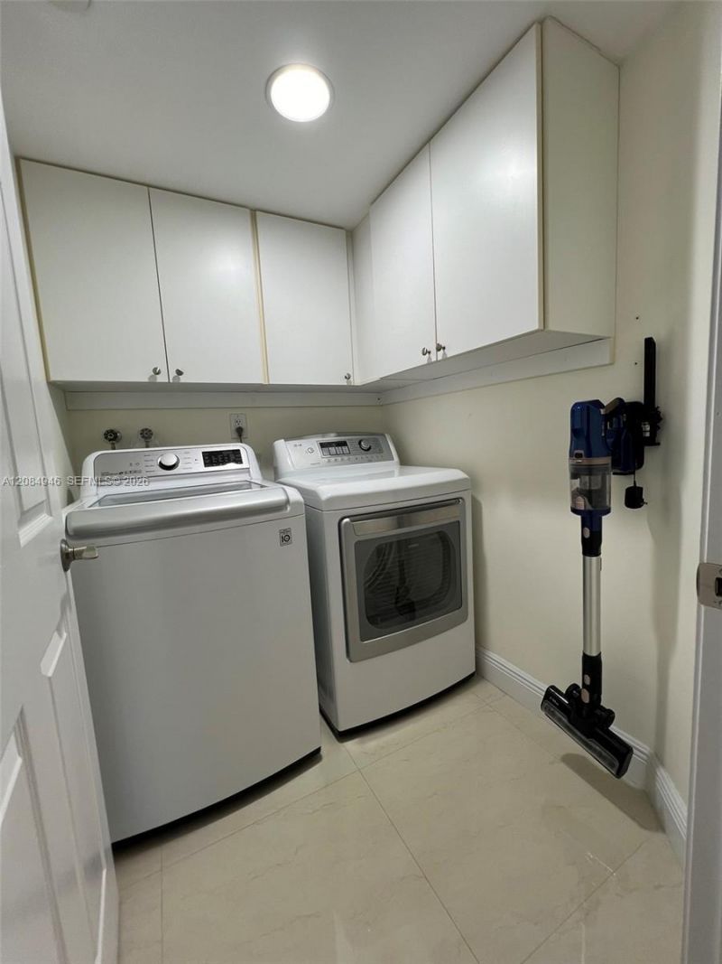 3530 Mystic Pointe Dr , Unit 1215, Aventura, FL 33180 Photo