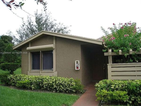 447 Lakeview Dr , Unit 1, Weston, FL 33326