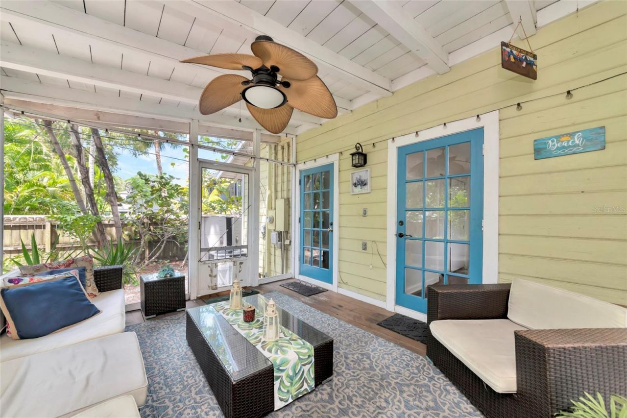 1712 Siesta Drive, Sarasota, FL 34239 Photo