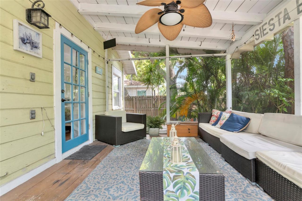 1712 Siesta Drive, Sarasota, FL 34239 Photo