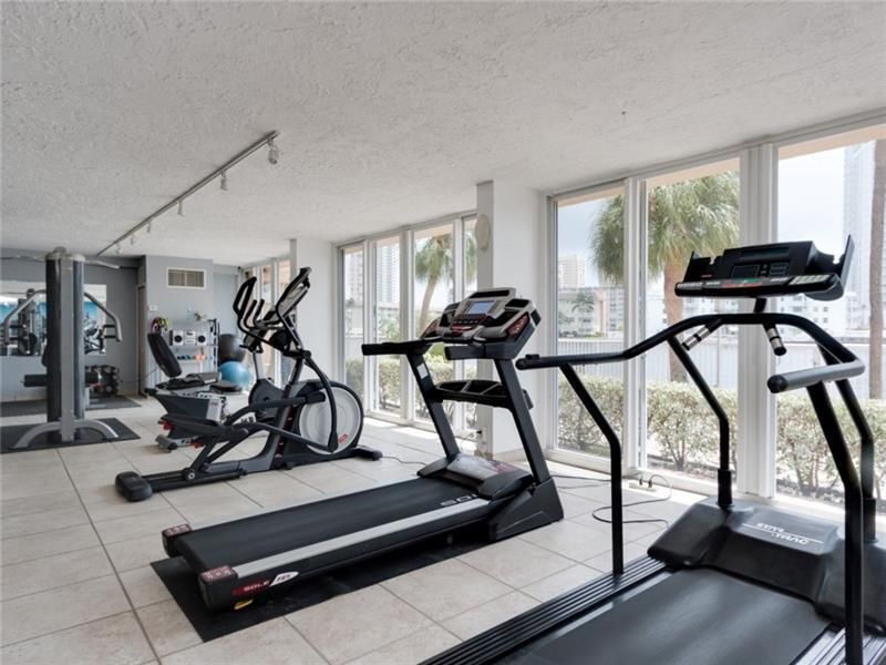 121 Golden Isles Drive, Unit 806, Hallandale Beach, FL 33009 Photo