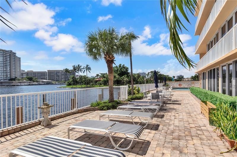 121 Golden Isles Drive, Unit 806, Hallandale Beach, FL 33009 Photo