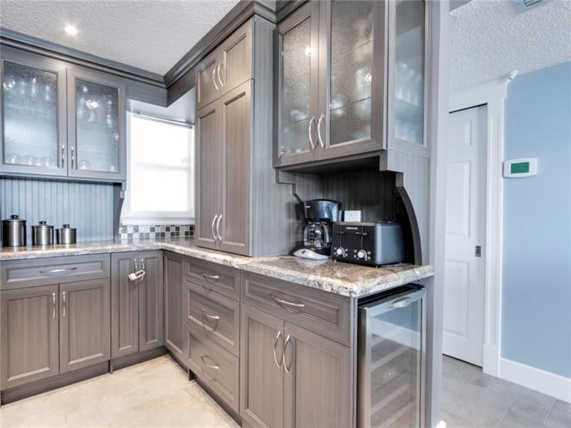 121 Golden Isles Drive, Unit 806, Hallandale Beach, FL 33009 Photo