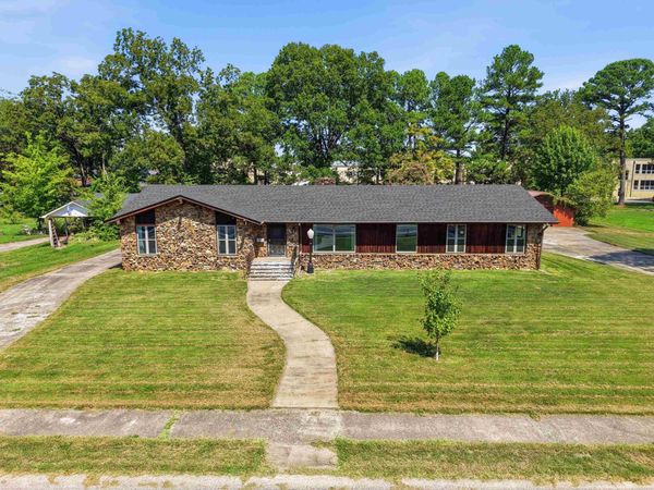 1826 Caldwell Street , Conway, AR 72034