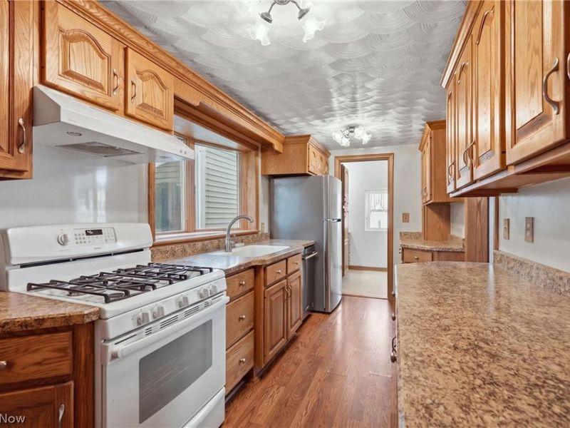 608 Delaware Street, Martins Ferry, OH 43935 Photo 16