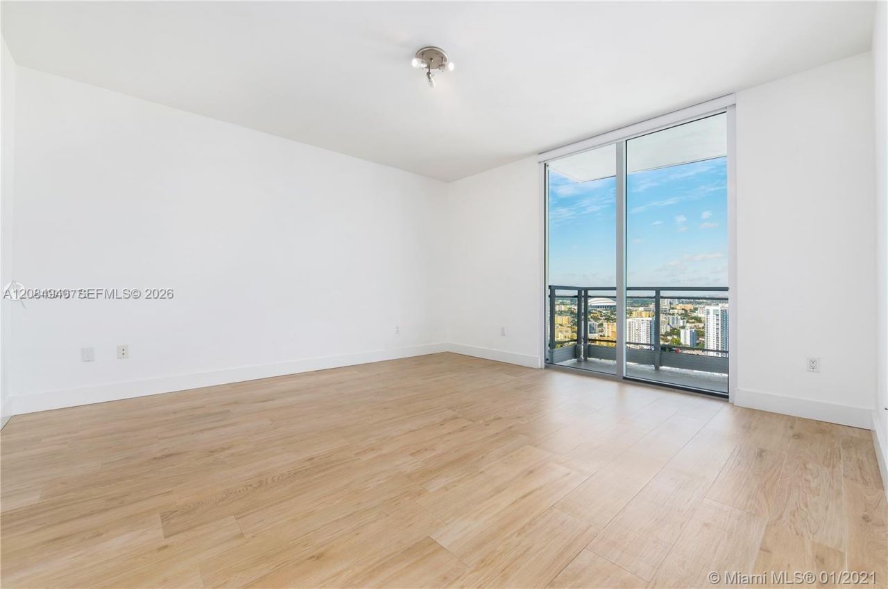 90 SW 3rd St, Unit 4004, Miami, FL 33130 Photo