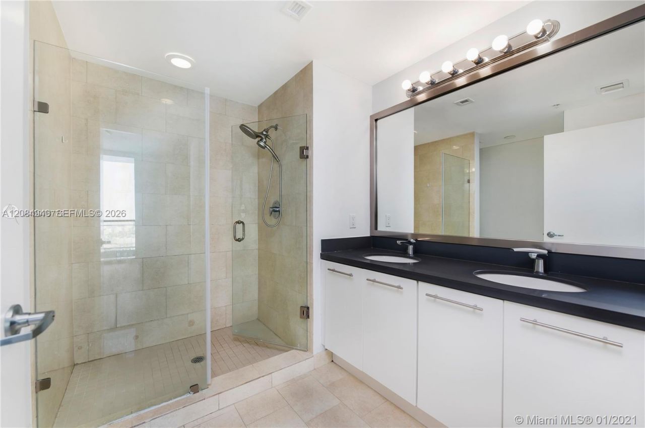 90 SW 3rd St, Unit 4004, Miami, FL 33130 Photo